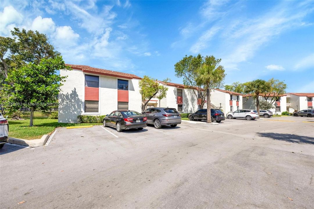 Vendido Recientemente: $315,000 (2 camas, 2 baños, 940 Pies cuadrados)