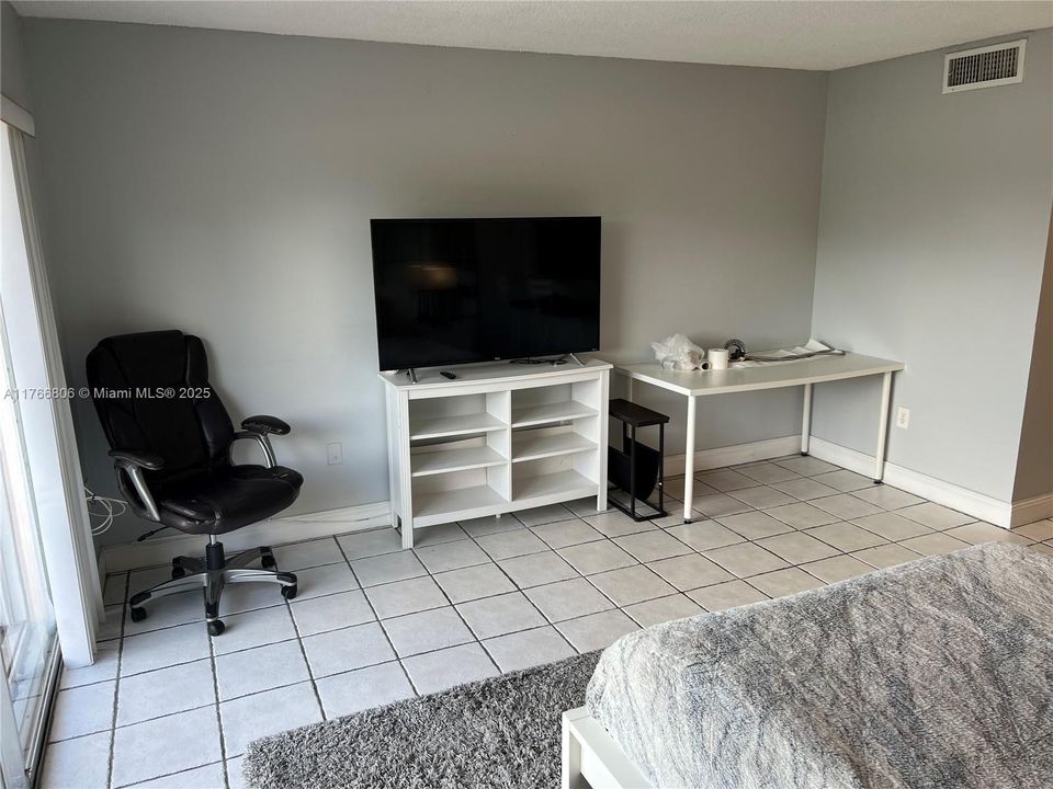 Recently Sold: $135,000 (0 beds, 1 baths, 420 Square Feet)