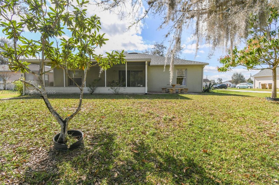 Vendido Recientemente: $314,990 (3 camas, 2 baños, 2033 Pies cuadrados)