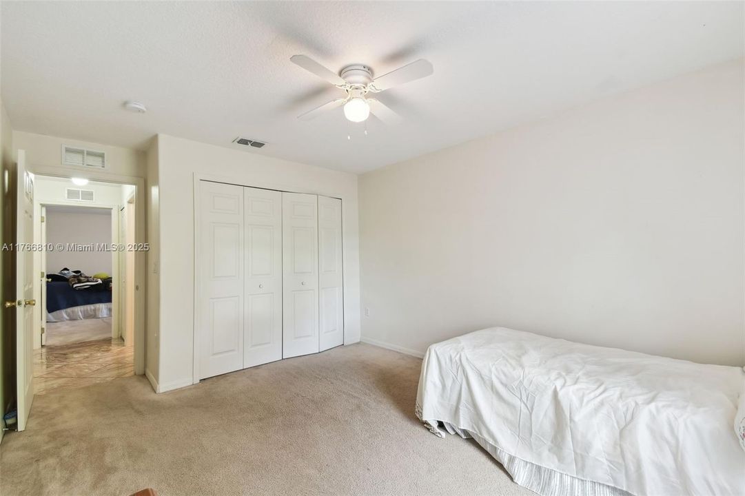 Vendido Recientemente: $314,990 (3 camas, 2 baños, 2033 Pies cuadrados)