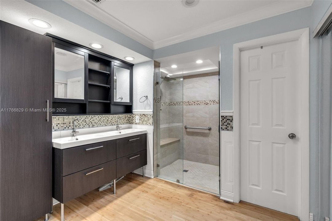 For Sale: $660,000 (3 beds, 2 baths, 2146 Square Feet)
