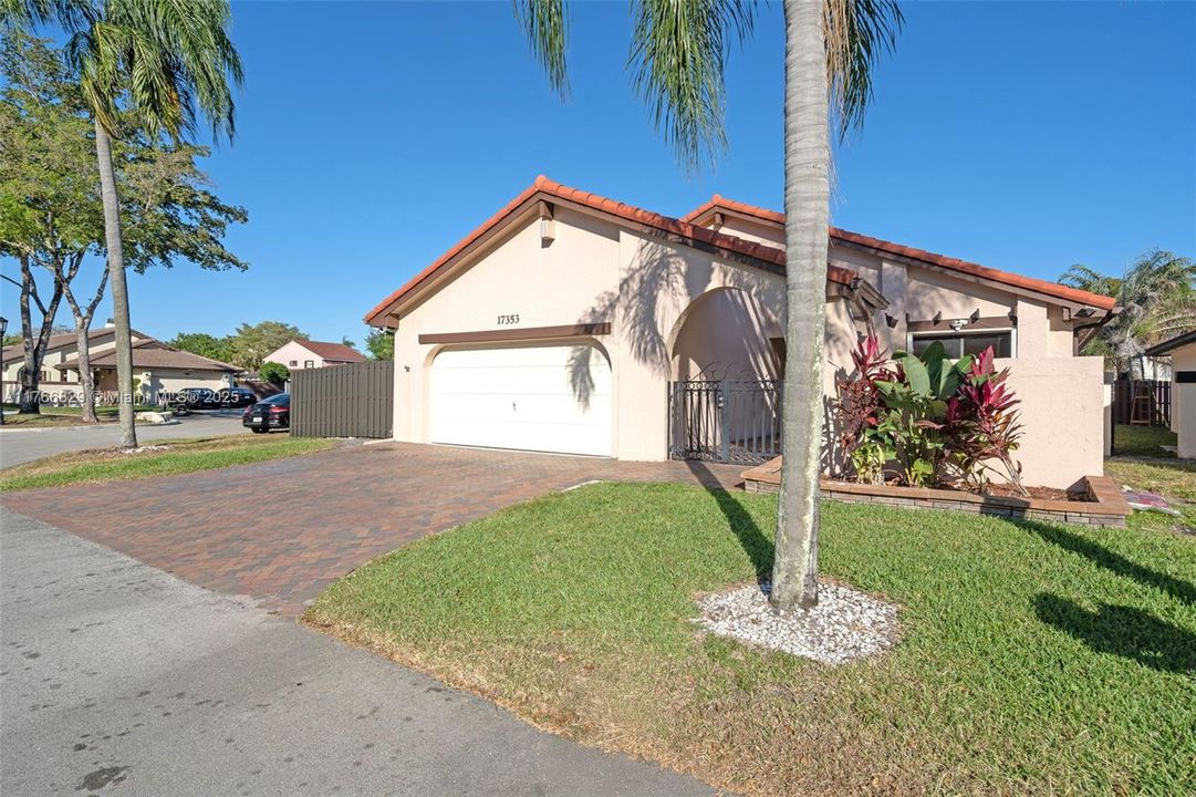 For Sale: $660,000 (3 beds, 2 baths, 2146 Square Feet)