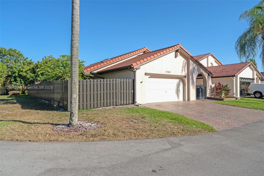 For Sale: $660,000 (3 beds, 2 baths, 2146 Square Feet)