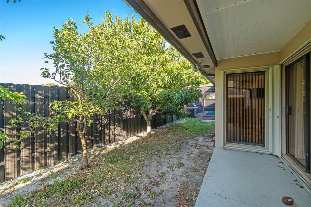For Sale: $660,000 (3 beds, 2 baths, 2146 Square Feet)