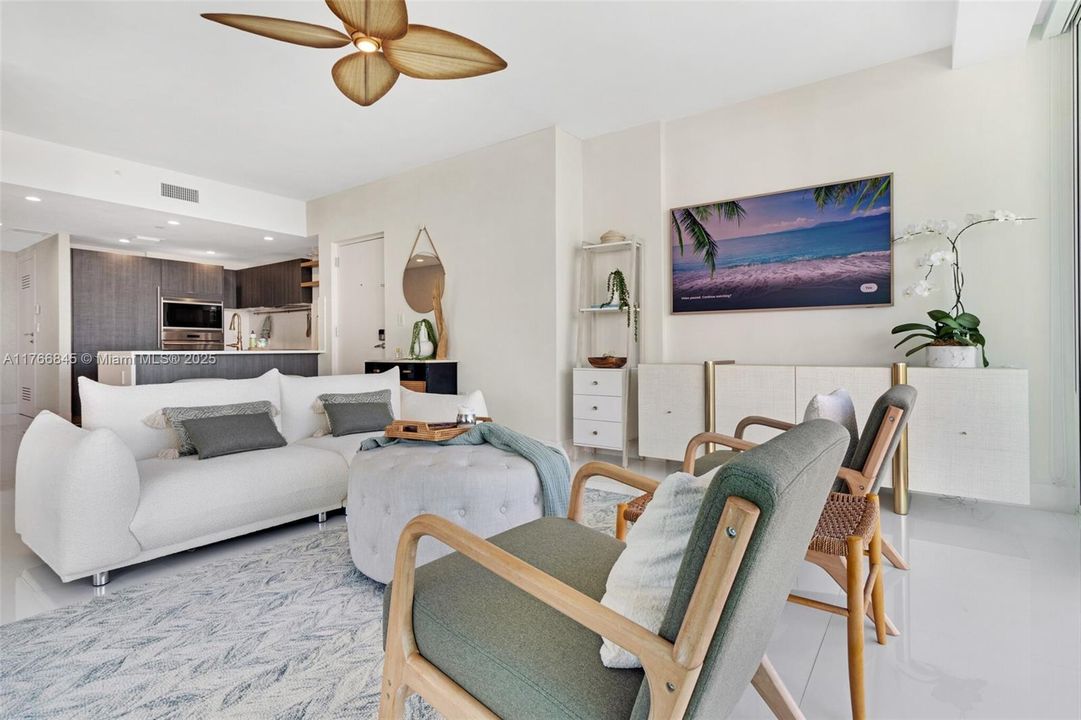 Недавно продано: $835,000 (2 спален, 2 ванн, 1209 Квадратных фут)