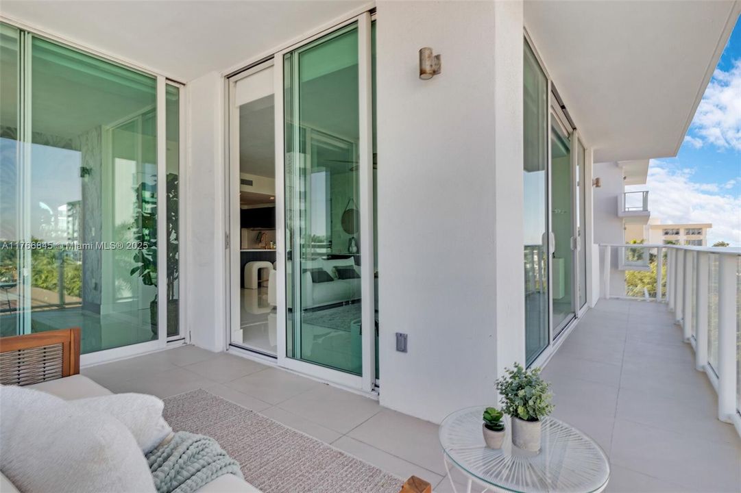 Недавно продано: $835,000 (2 спален, 2 ванн, 1209 Квадратных фут)