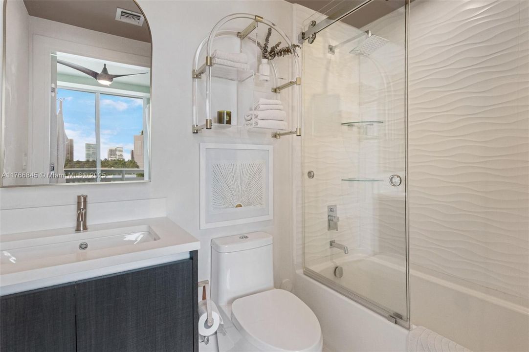 Недавно продано: $835,000 (2 спален, 2 ванн, 1209 Квадратных фут)