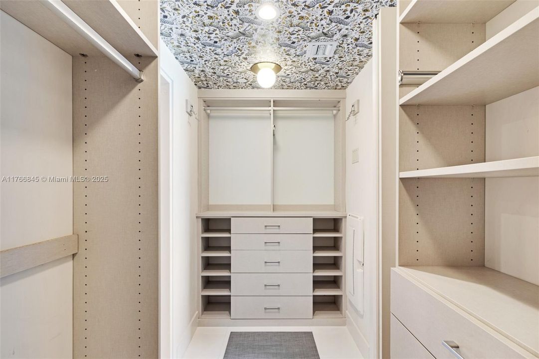 Недавно продано: $835,000 (2 спален, 2 ванн, 1209 Квадратных фут)