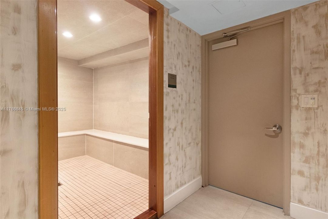 Недавно продано: $835,000 (2 спален, 2 ванн, 1209 Квадратных фут)