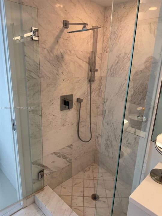 待售: $1,250,000 (2 贝兹, 2 浴室, 1276 平方英尺)