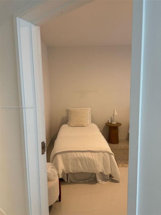 待售: $1,250,000 (2 贝兹, 2 浴室, 1276 平方英尺)