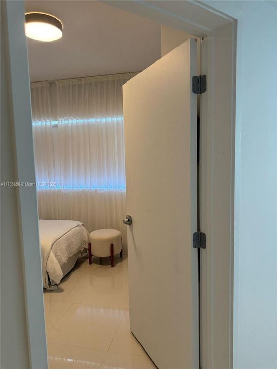 待售: $1,250,000 (2 贝兹, 2 浴室, 1276 平方英尺)