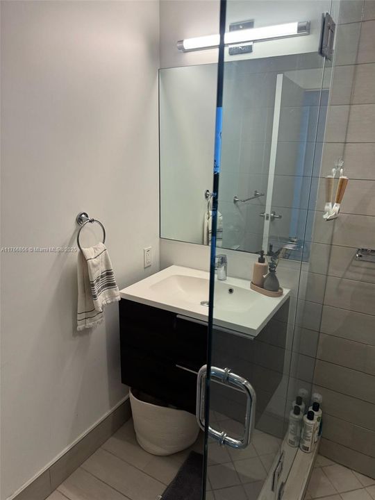 待售: $1,250,000 (2 贝兹, 2 浴室, 1276 平方英尺)