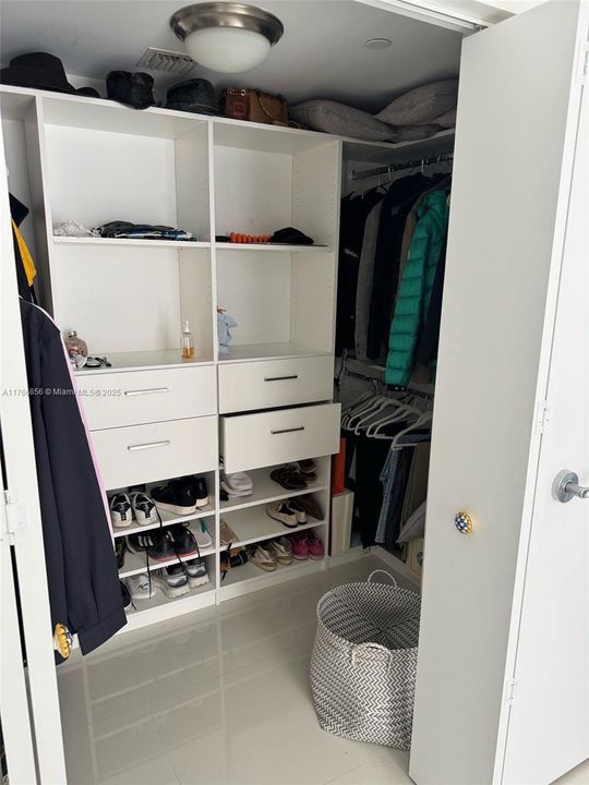 待售: $1,250,000 (2 贝兹, 2 浴室, 1276 平方英尺)