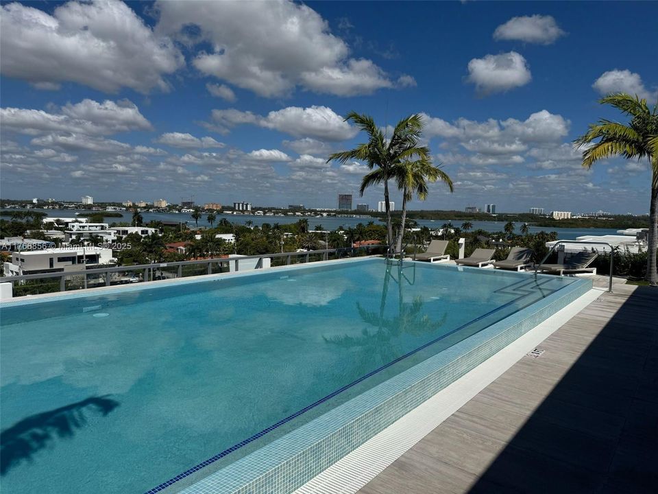 待售: $1,250,000 (2 贝兹, 2 浴室, 1276 平方英尺)