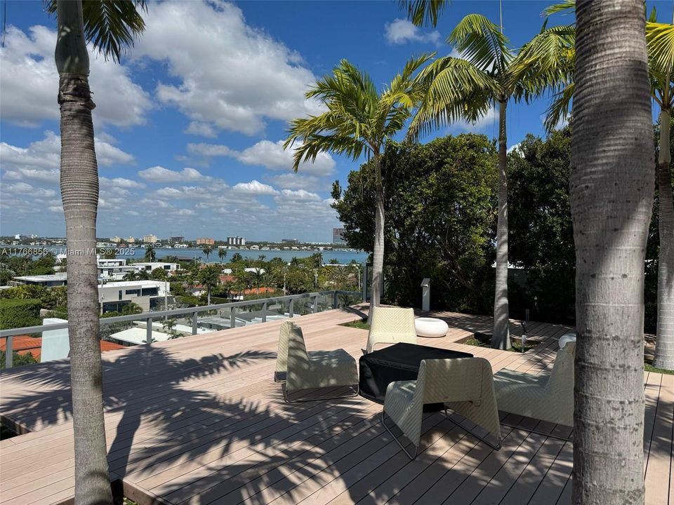 待售: $1,250,000 (2 贝兹, 2 浴室, 1276 平方英尺)