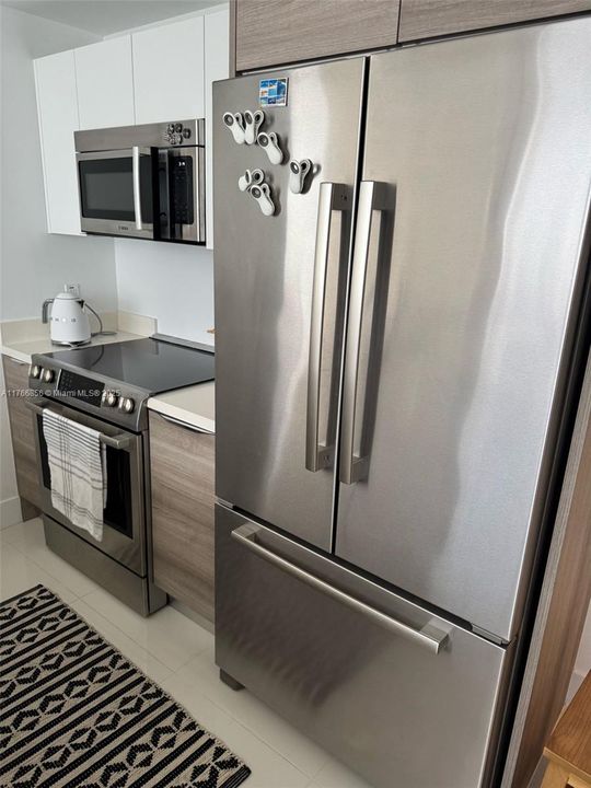 待售: $1,250,000 (2 贝兹, 2 浴室, 1276 平方英尺)