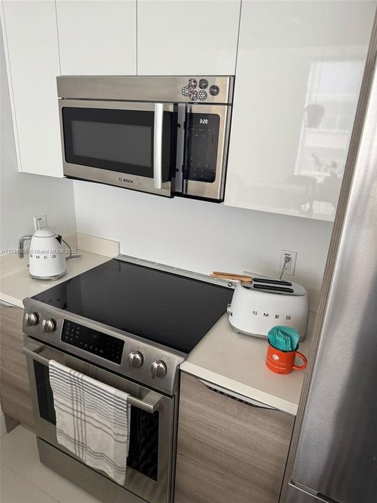 待售: $1,250,000 (2 贝兹, 2 浴室, 1276 平方英尺)