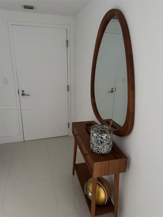 待售: $1,250,000 (2 贝兹, 2 浴室, 1276 平方英尺)