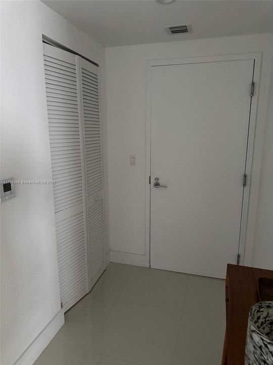 待售: $1,250,000 (2 贝兹, 2 浴室, 1276 平方英尺)