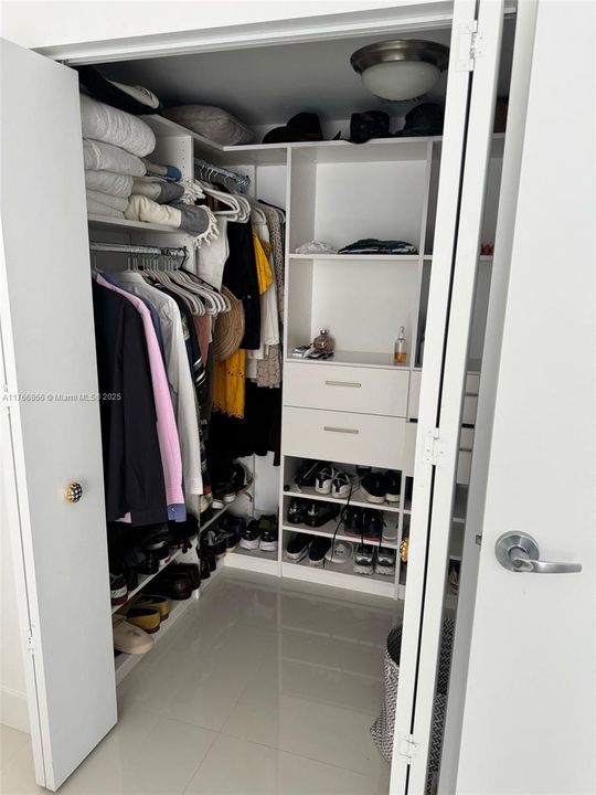 待售: $1,250,000 (2 贝兹, 2 浴室, 1276 平方英尺)