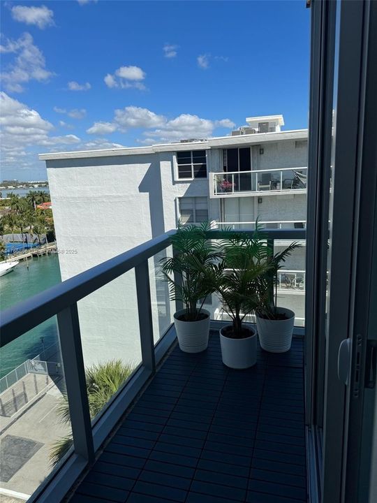 待售: $1,250,000 (2 贝兹, 2 浴室, 1276 平方英尺)