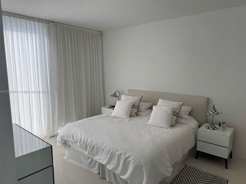 待售: $1,250,000 (2 贝兹, 2 浴室, 1276 平方英尺)