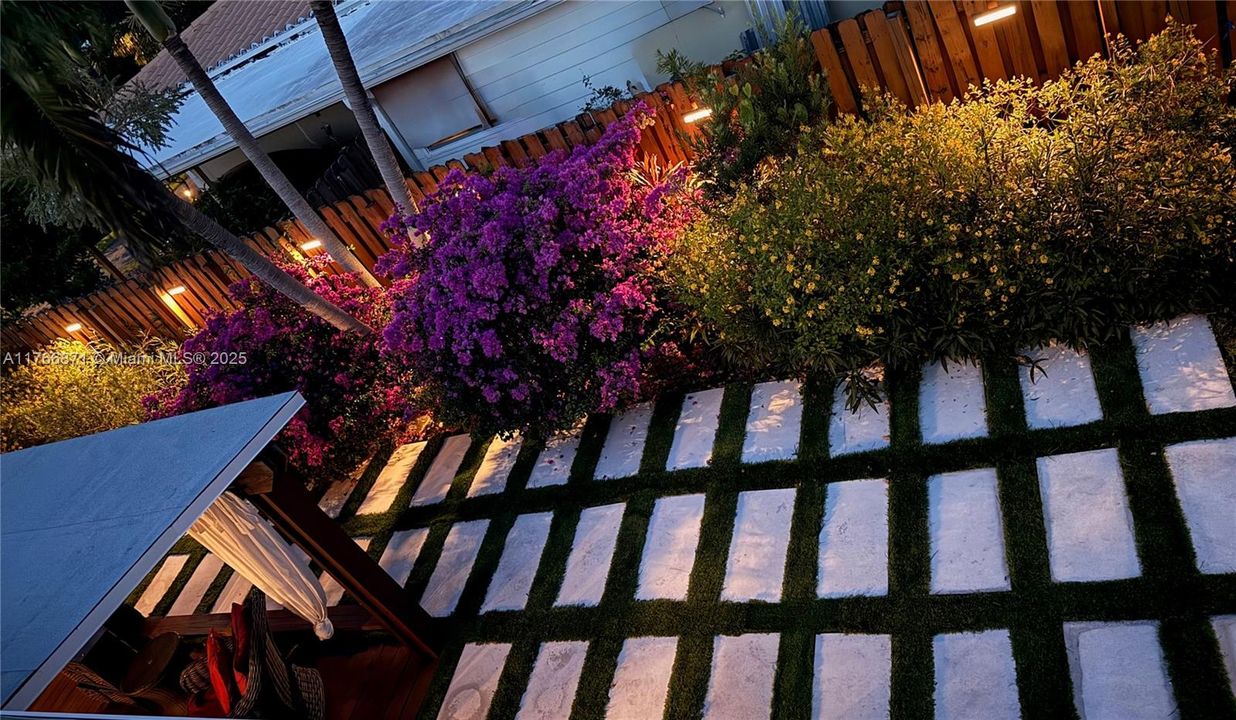 side yard outdoor lighting