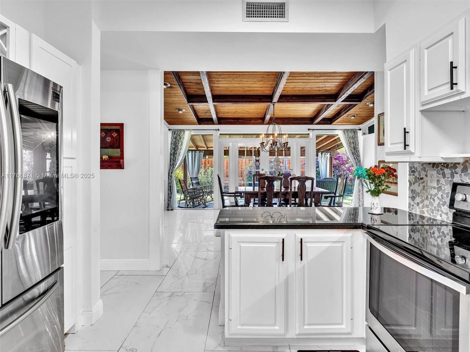 最近售出: $899,000 (3 贝兹, 2 浴室, 1696 平方英尺)