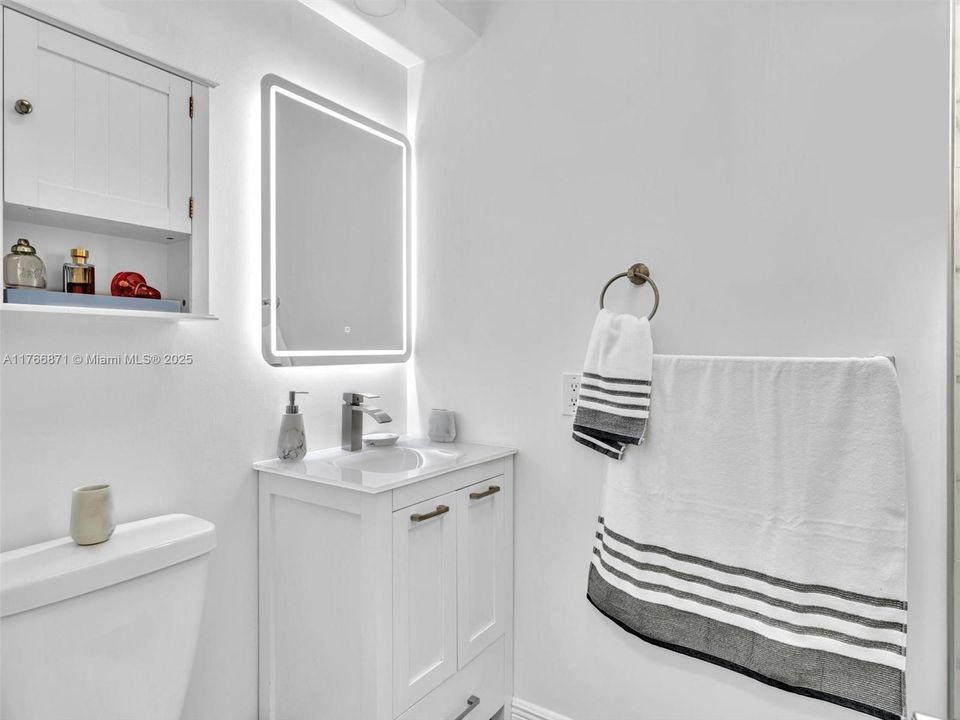 最近售出: $899,000 (3 贝兹, 2 浴室, 1696 平方英尺)