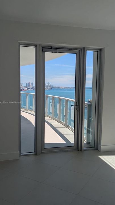 Recently Rented: $3,900 (2 beds, 2 baths, 1091 Square Feet)