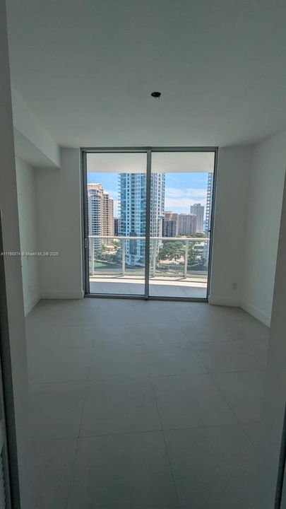 Recently Rented: $3,900 (2 beds, 2 baths, 1091 Square Feet)