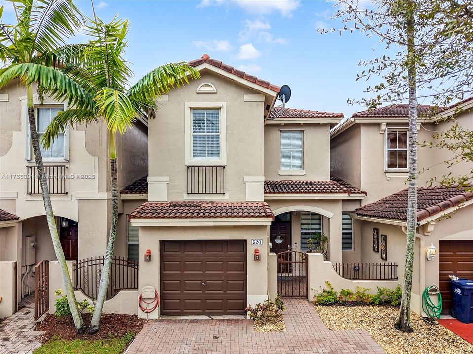 最近售出: $520,000 (3 贝兹, 2 浴室, 1476 平方英尺)