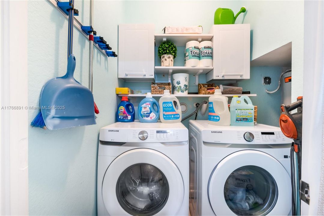 最近售出: $520,000 (3 贝兹, 2 浴室, 1476 平方英尺)