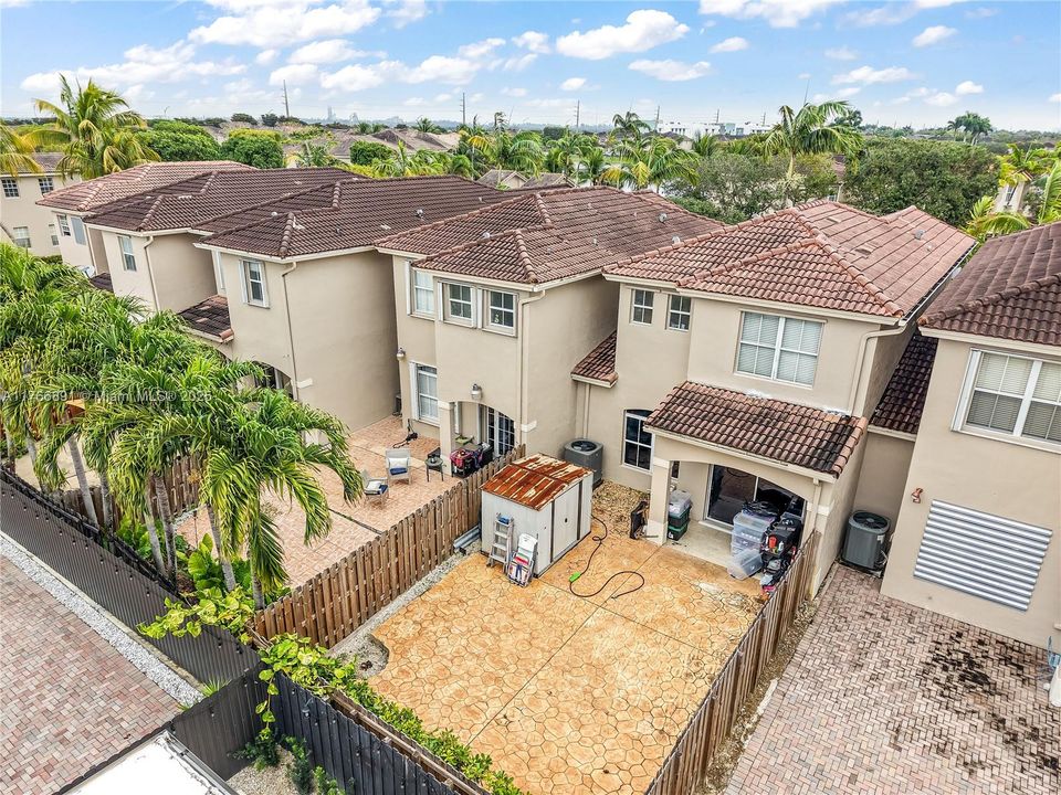 最近售出: $520,000 (3 贝兹, 2 浴室, 1476 平方英尺)