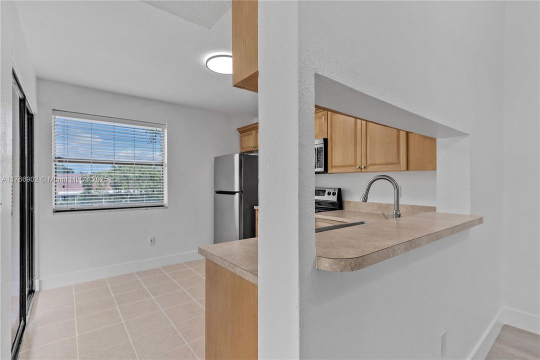 最近租的: $2,250 (3 贝兹, 2 浴室, 1195 平方英尺)