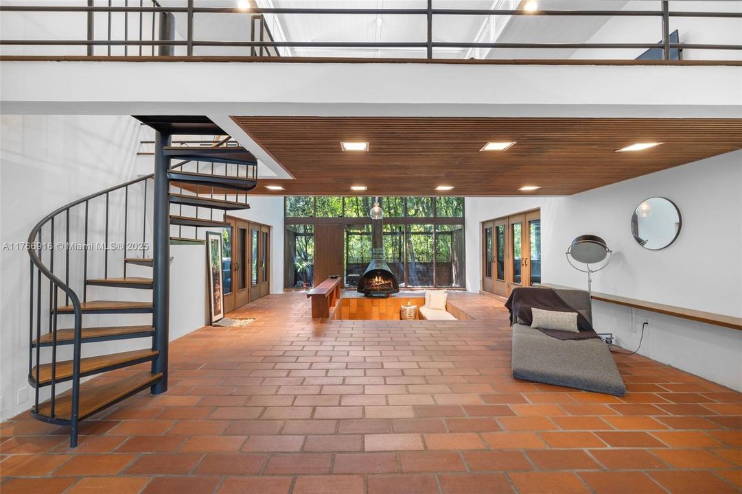 Recently Sold: $1,885,000 (3 beds, 3 baths, 3189 Square Feet)