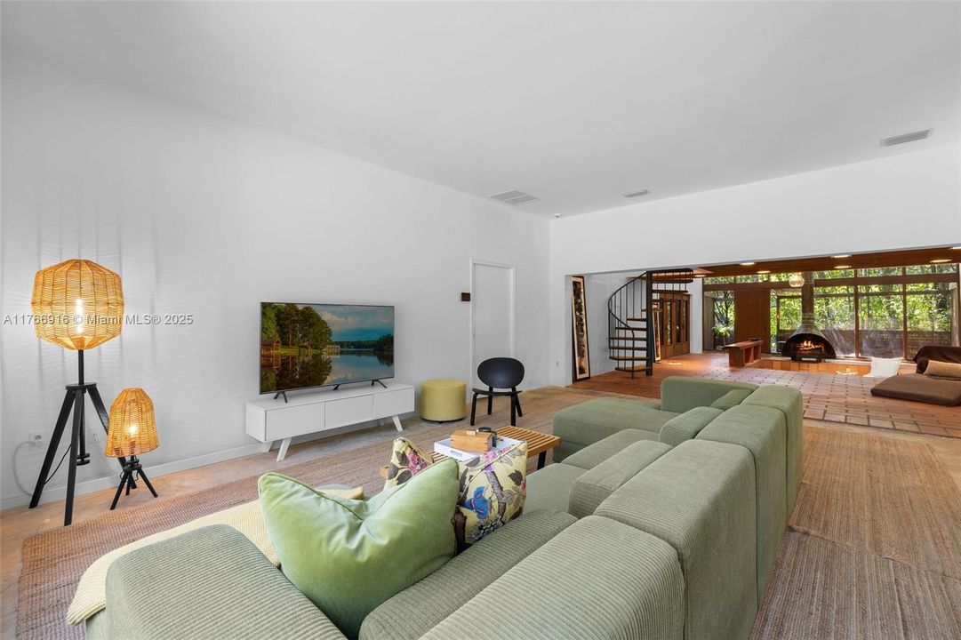 Recently Sold: $1,885,000 (3 beds, 3 baths, 3189 Square Feet)