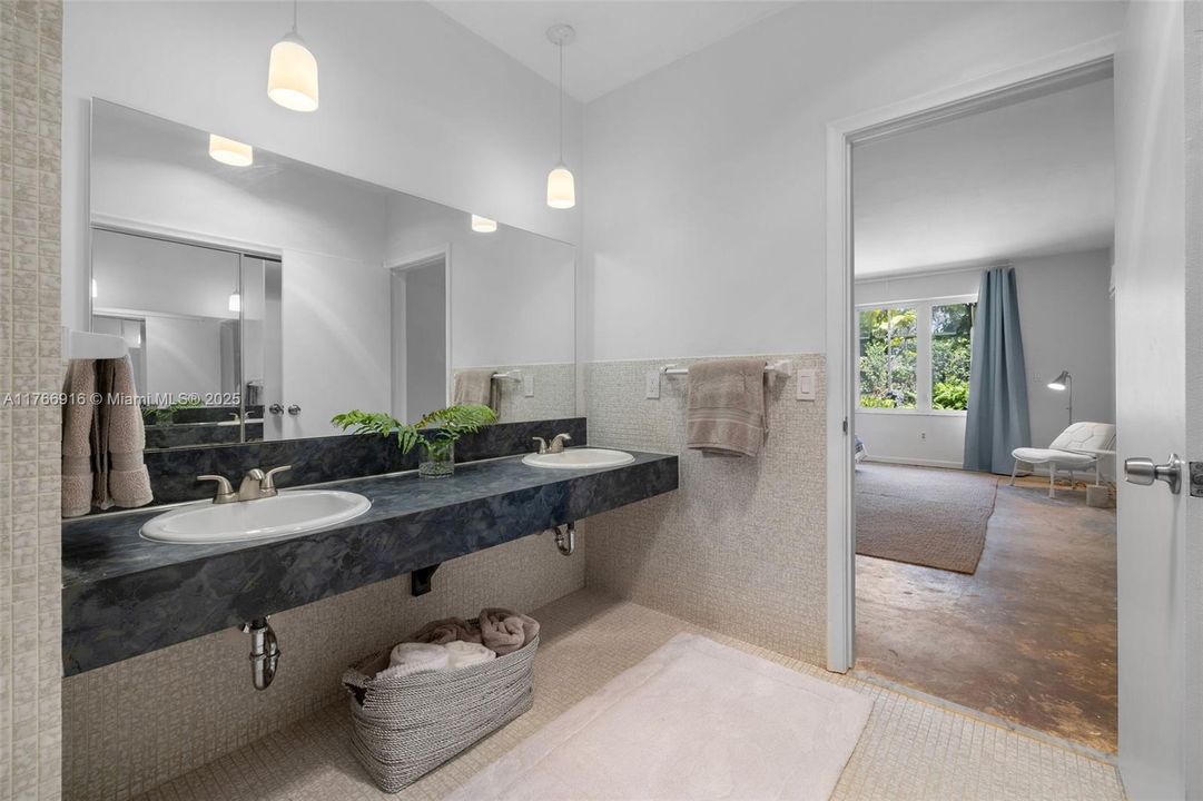 Recently Sold: $1,885,000 (3 beds, 3 baths, 3189 Square Feet)