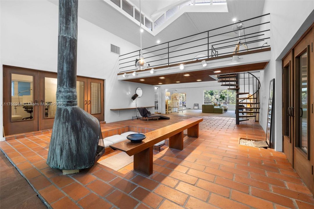 Recently Sold: $1,885,000 (3 beds, 3 baths, 3189 Square Feet)