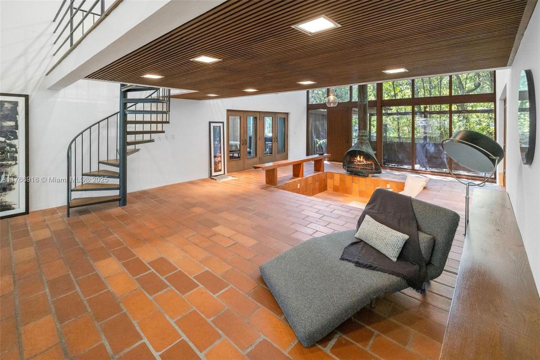 Recently Sold: $1,885,000 (3 beds, 3 baths, 3189 Square Feet)