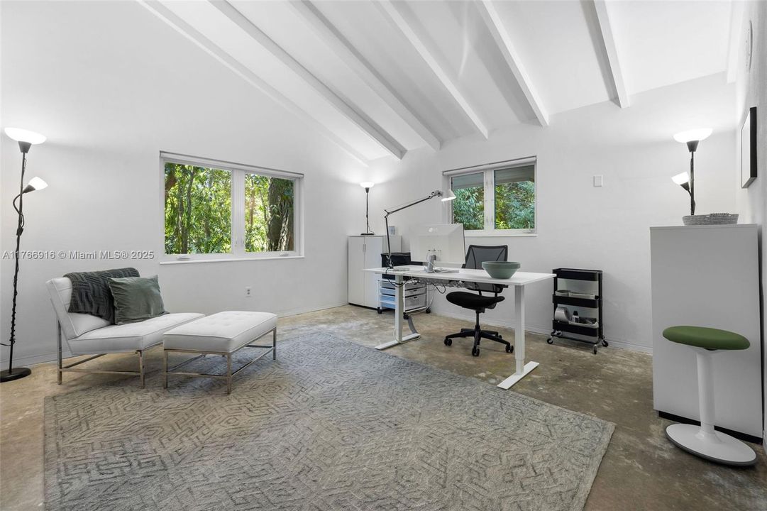 Recently Sold: $1,885,000 (3 beds, 3 baths, 3189 Square Feet)