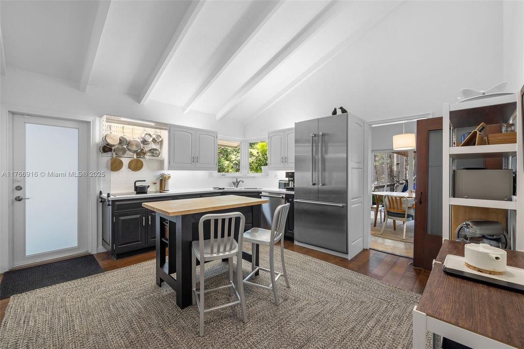 Recently Sold: $1,885,000 (3 beds, 3 baths, 3189 Square Feet)