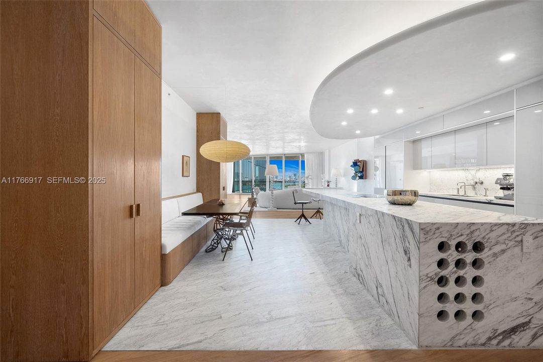 For Sale: $11,900,000 (5 beds, 5 baths, 3936 Square Feet)