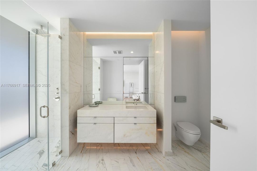 For Sale: $11,900,000 (5 beds, 5 baths, 3936 Square Feet)