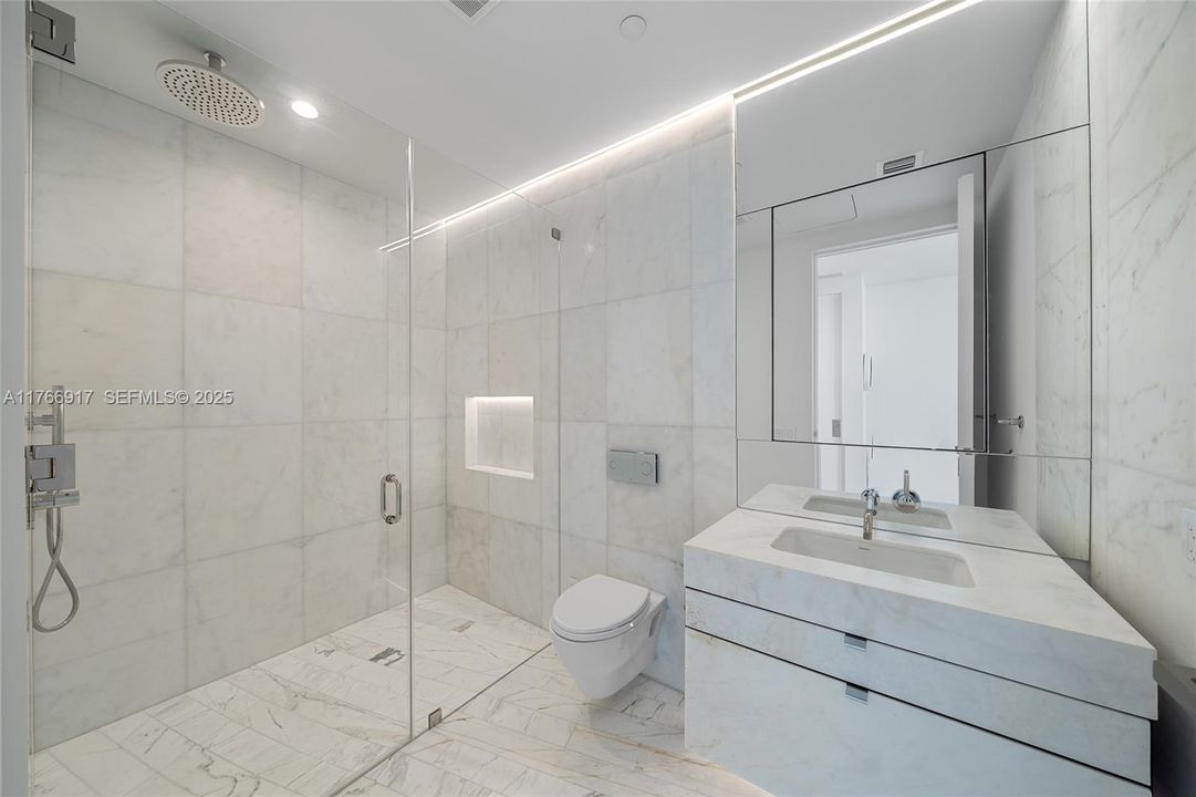 For Sale: $11,900,000 (5 beds, 5 baths, 3936 Square Feet)