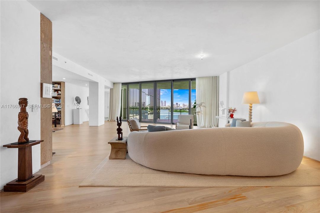 For Sale: $11,900,000 (5 beds, 5 baths, 3936 Square Feet)