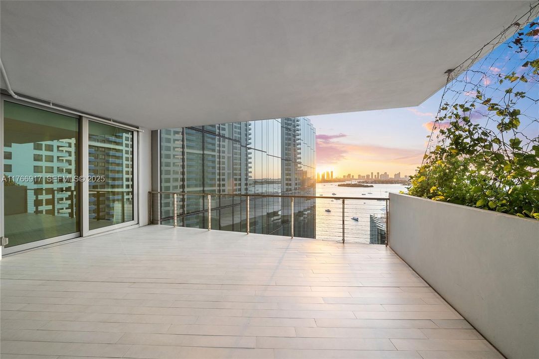 For Sale: $11,900,000 (5 beds, 5 baths, 3936 Square Feet)