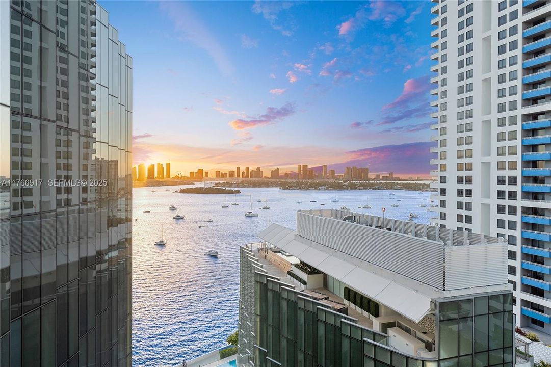 For Sale: $11,900,000 (5 beds, 5 baths, 3936 Square Feet)