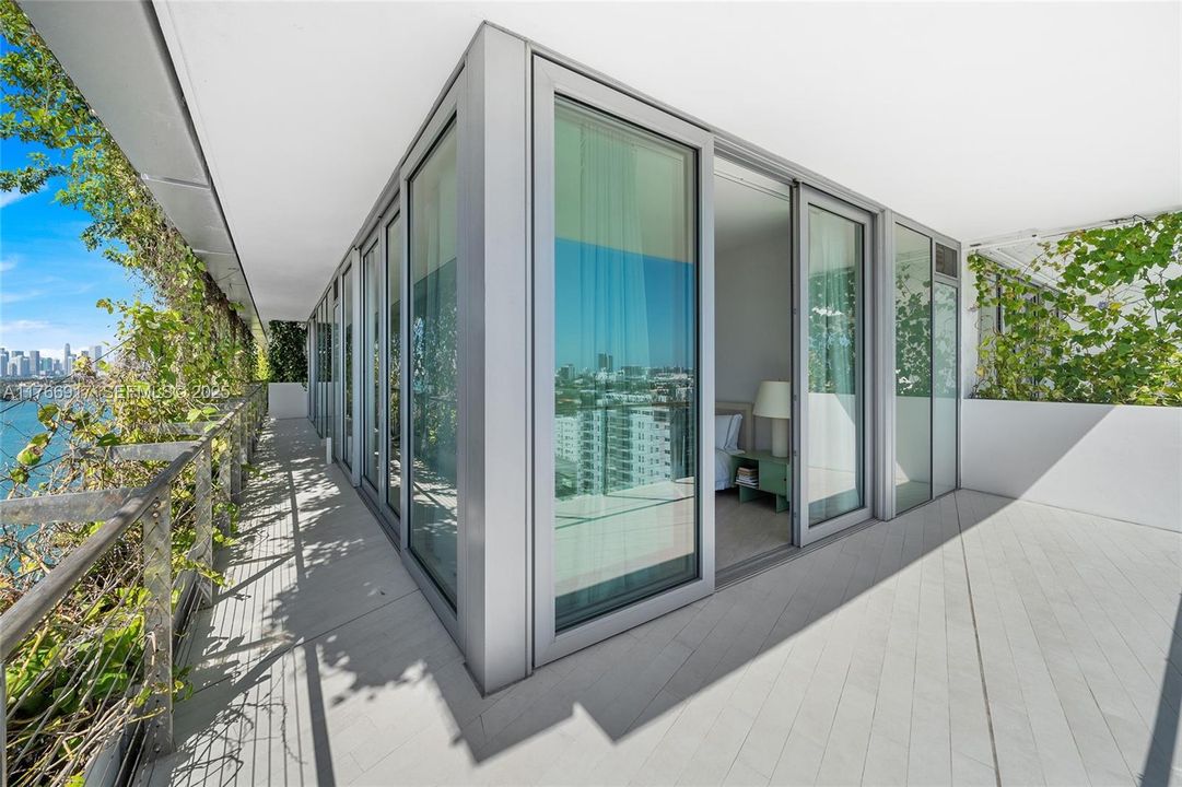 For Sale: $11,900,000 (5 beds, 5 baths, 3936 Square Feet)